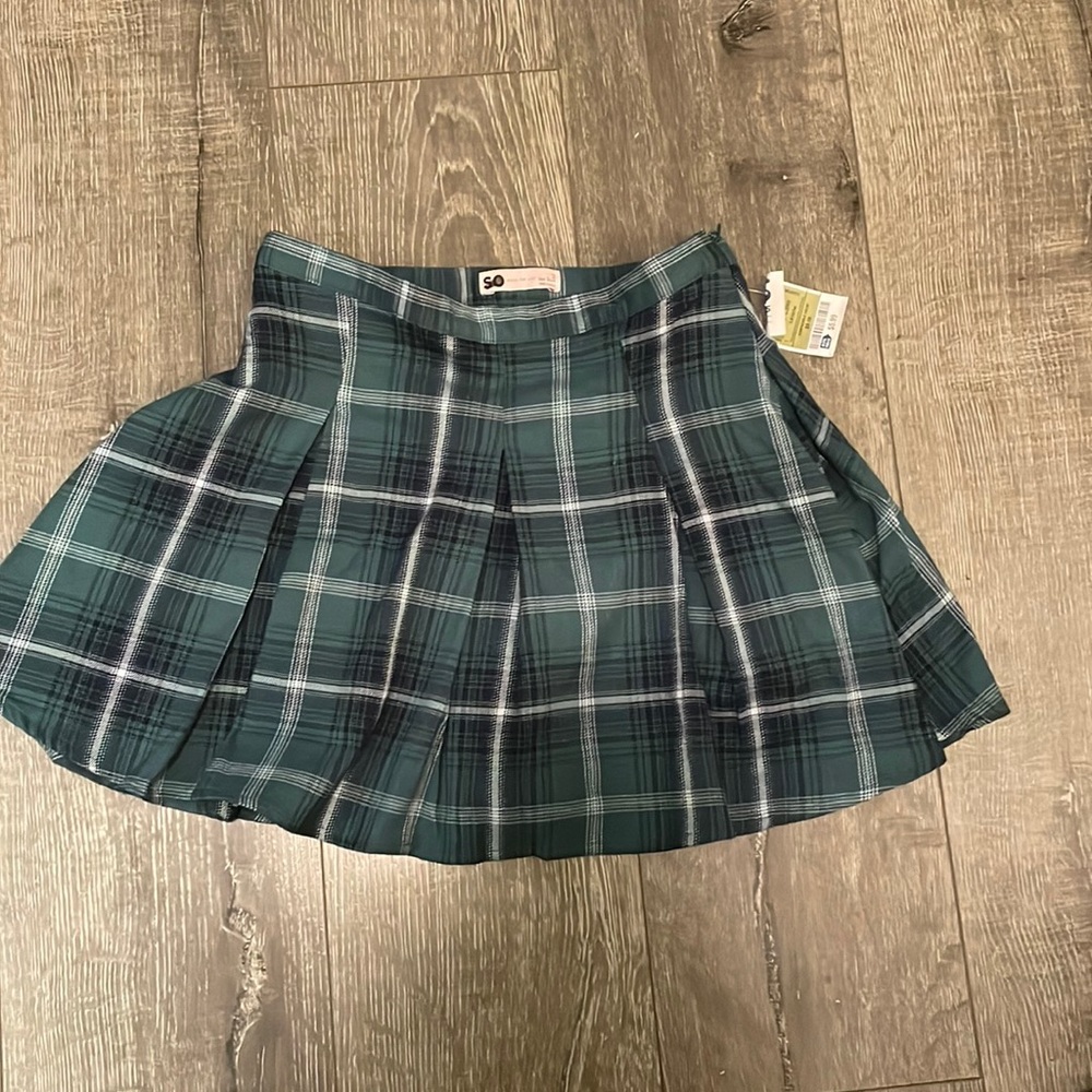 New with tags Green plaid skirt